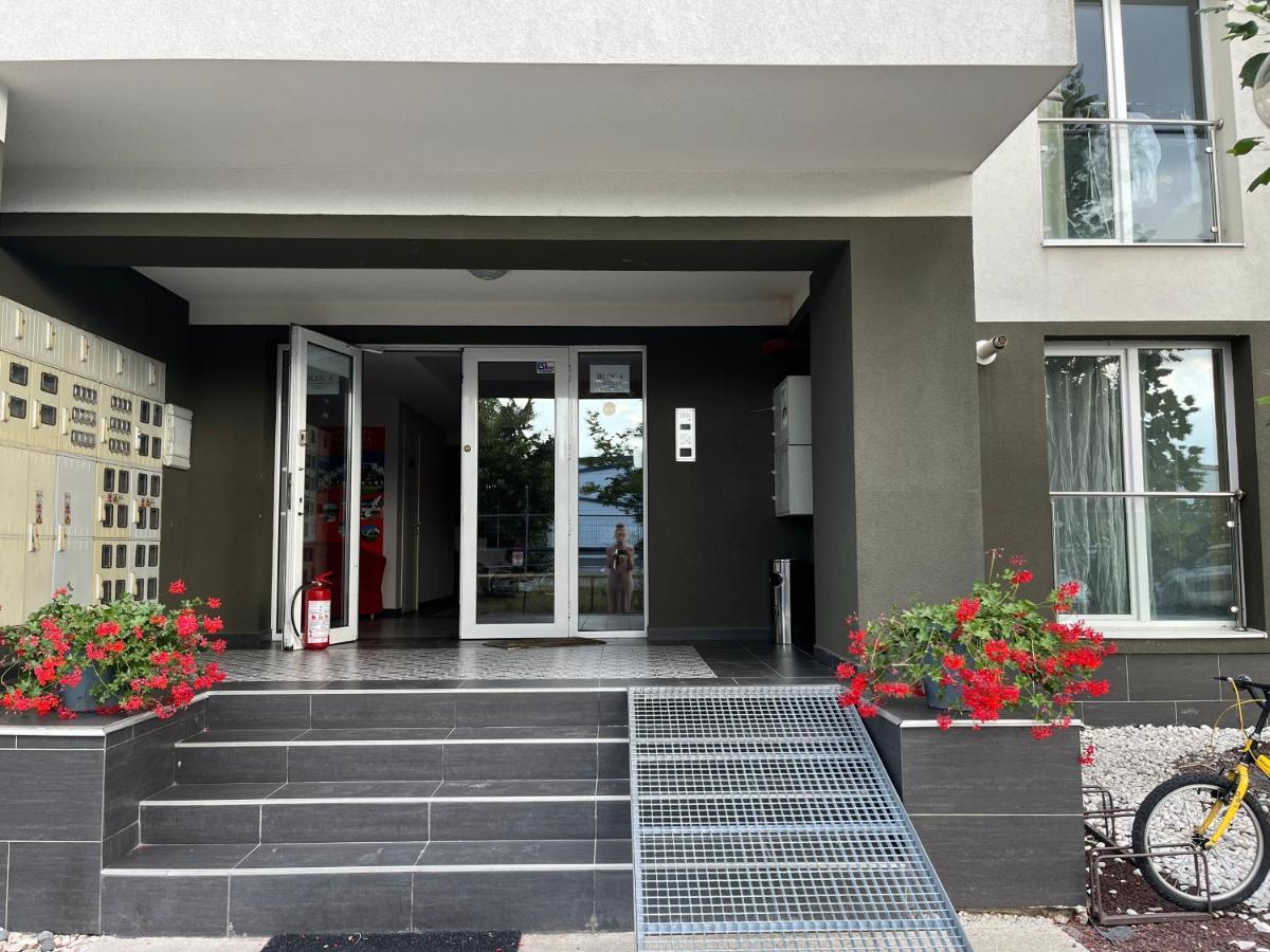 Airport Residence Otopeni Bagian luar foto